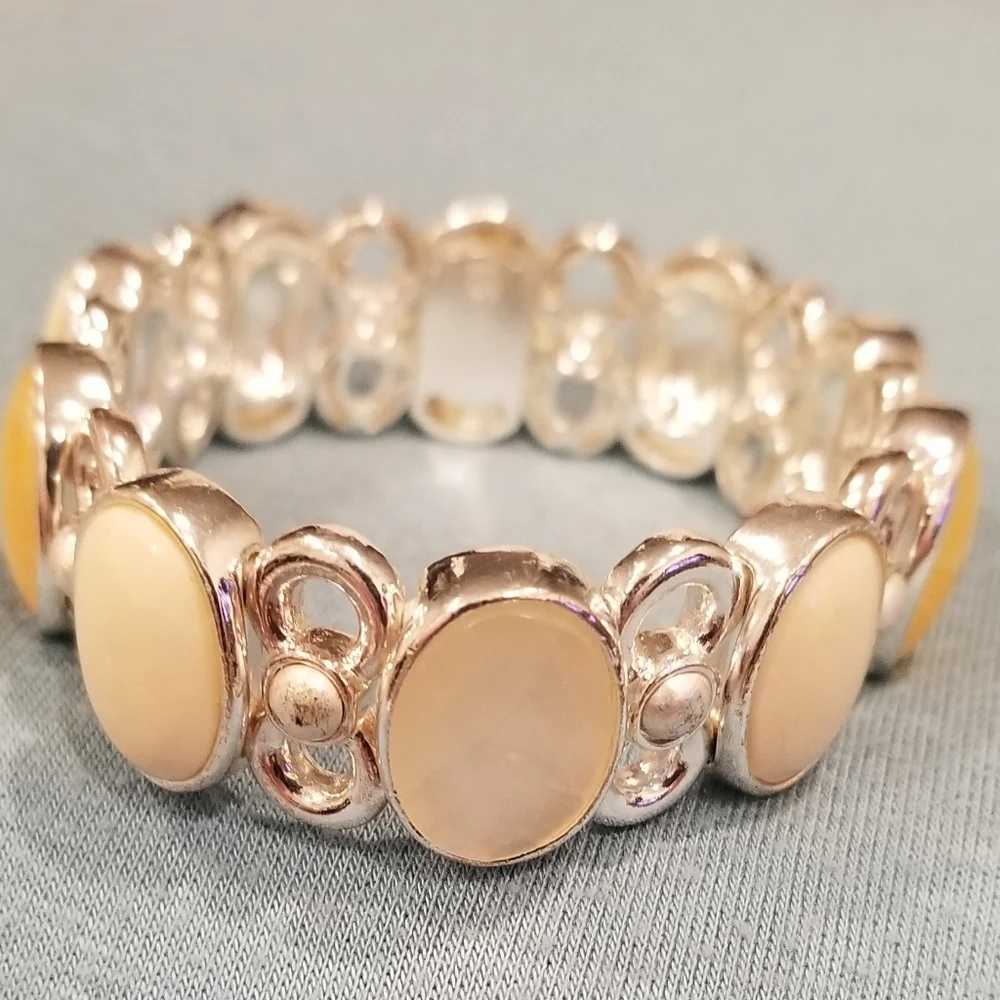 Yellow Cream Stone Stretch Bracelet - Women's Fashion Bracelet - Picture 1 of 6